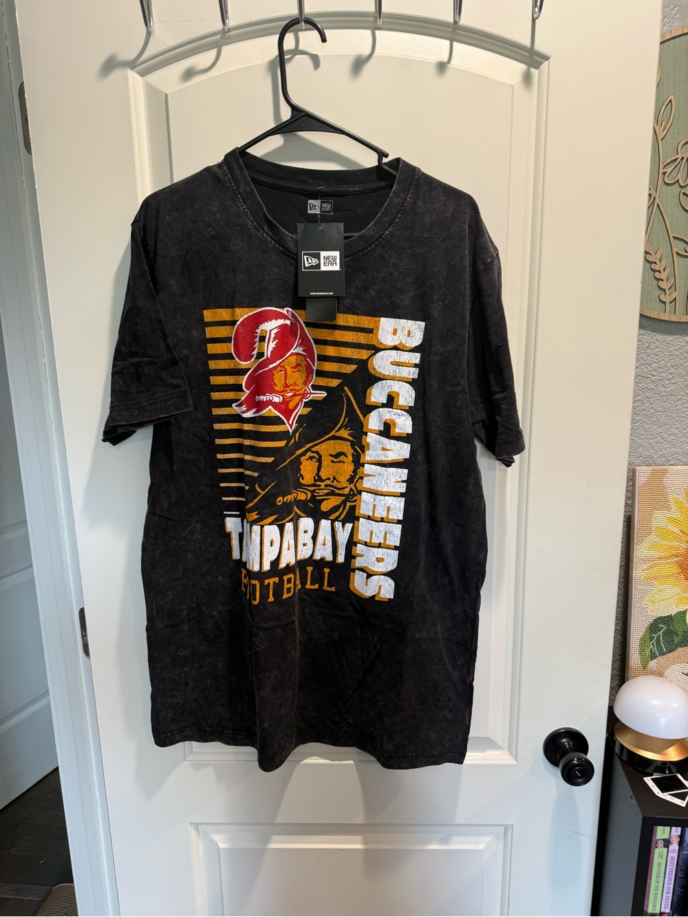 New Era Black Tampa Bay Buccaneers Graphic Tee with Red & Gold Logo